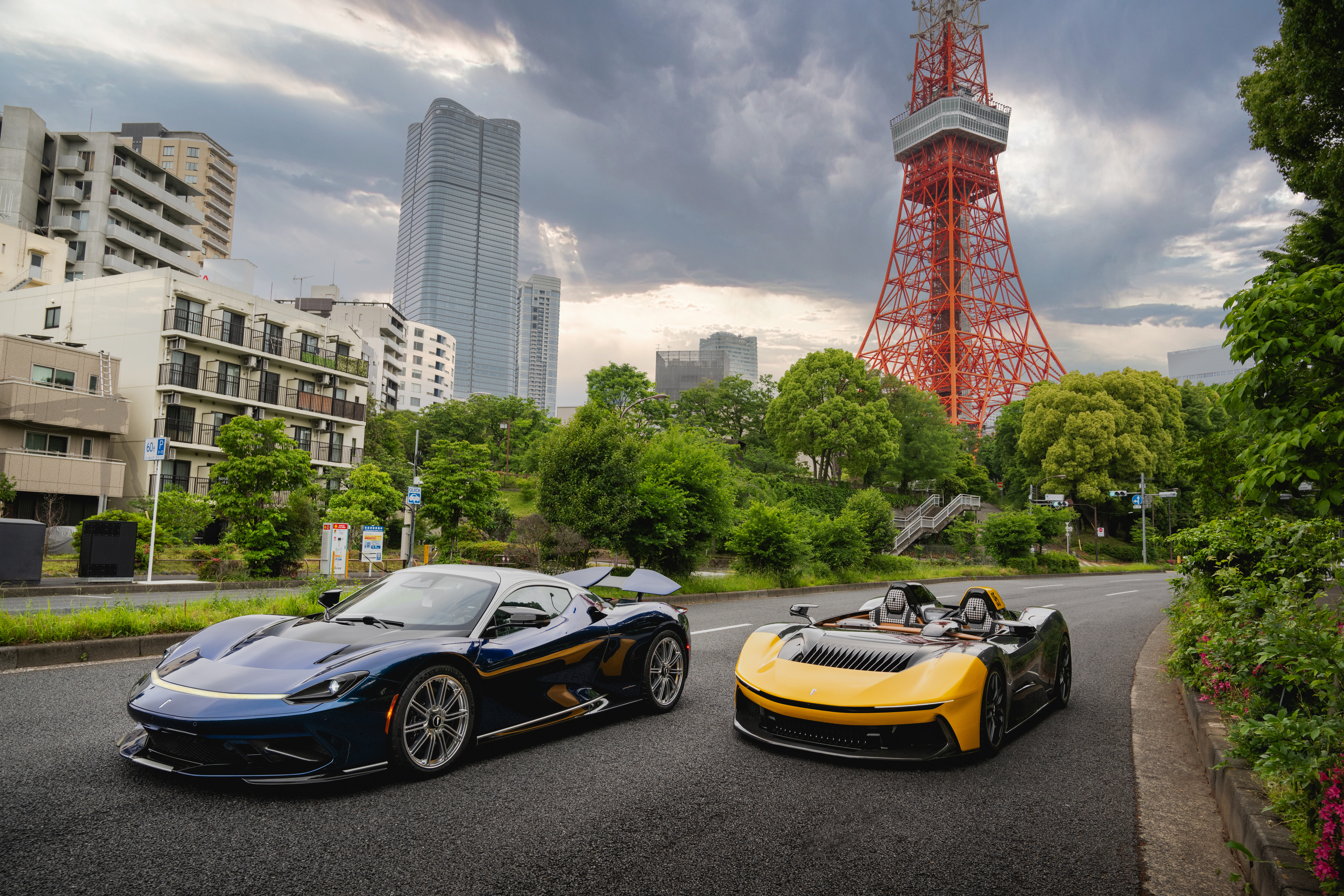 Automobili_Pininfarina_B95_and_Battista_Cinquantacinque_in_Japan.jpg