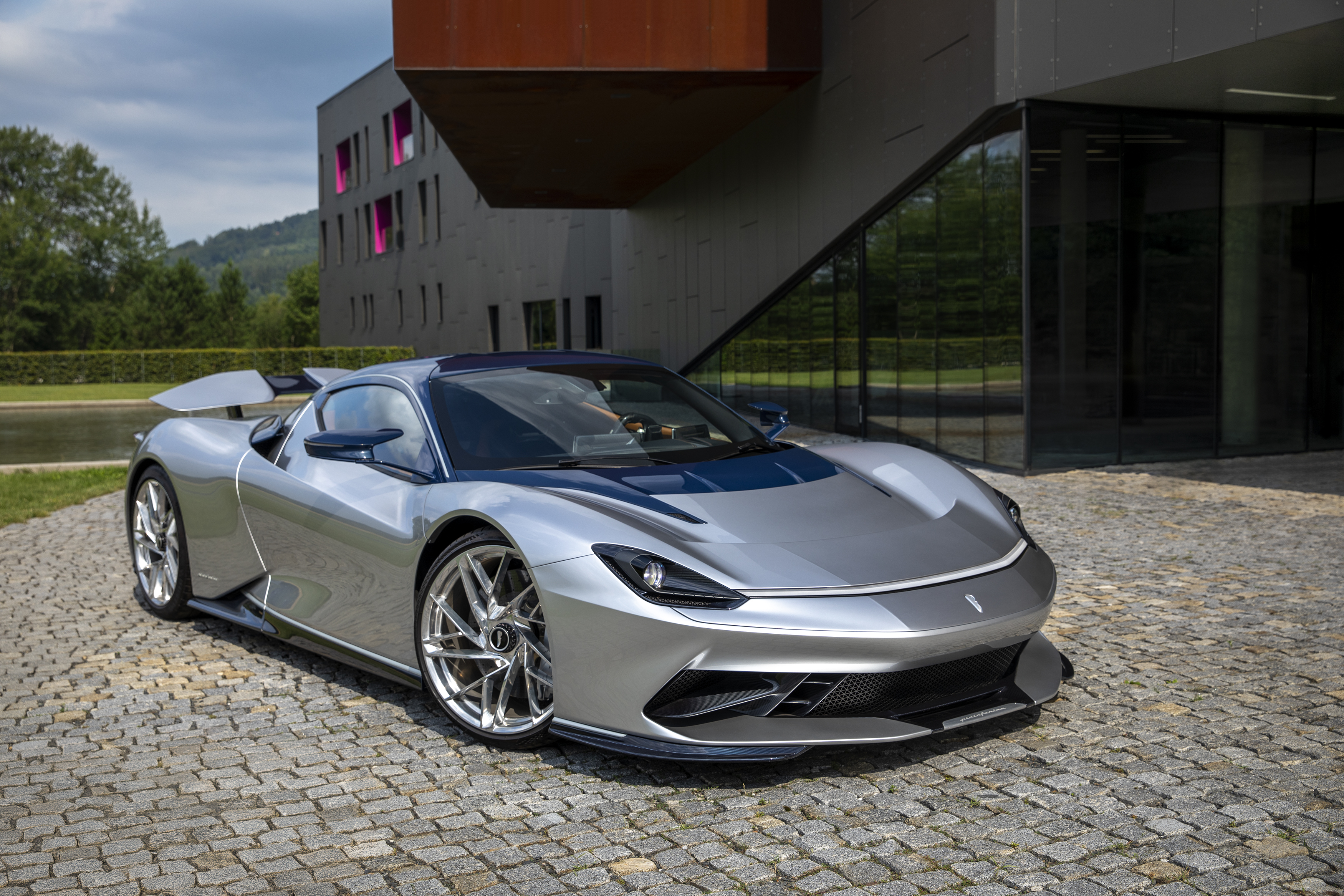 Automobili_Pininfarina_Battista_Czech_Republic_1.jpg