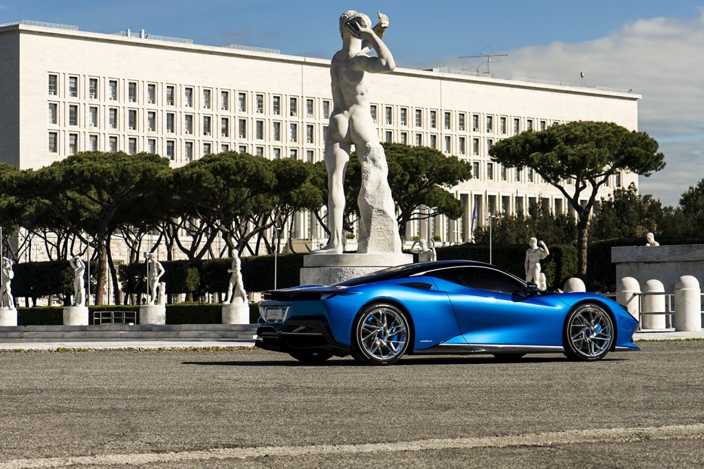 Battista-Blu-Iconica-2019-Profile-3-1024x683_0.jpg