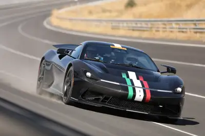 Battista_Breaks_Records_in_India_5.jpg Battista_Breaks_Records_in_India_5.jpg