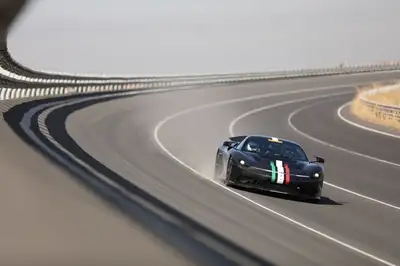 Battista_Breaks_Records_in_India_6.jpg Battista_Breaks_Records_in_India_6.jpg