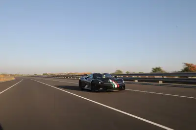 Hormazd_Sorabjee_drives_Battista.jpg Hormazd_Sorabjee_drives_Battista.jpg